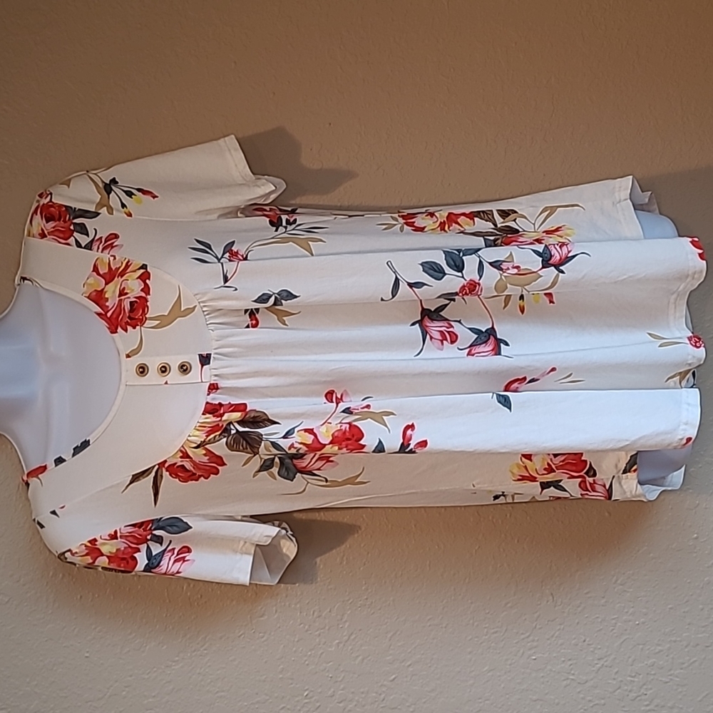 Popyoung Size Large floral knit short sleeved top